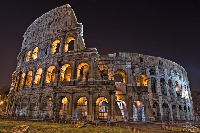 Rome_Colosium_at_Night