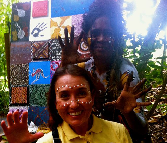 Aboriginal_Face_Painting_at_Tjupakai_by_Heidi_Siefkas