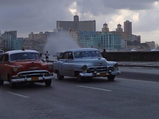Cars_on_the_Malecon_havana_Cuba