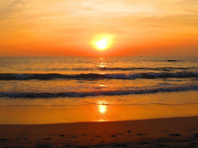 Agona_beach_Goa_India