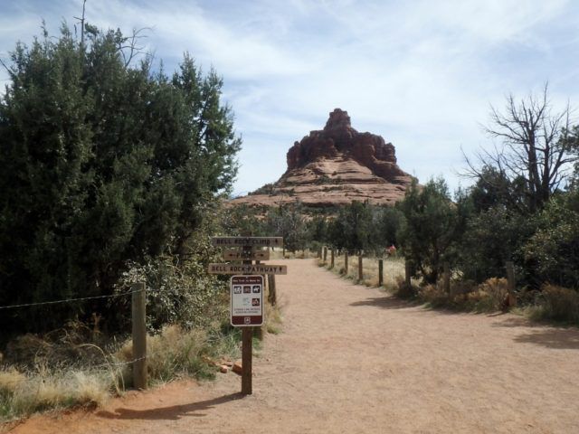 Bell_Rock_Trail_Sedona_Arizona
