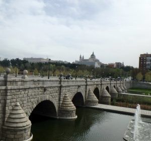 Bridge_over_manzanares_river_Madrid_Spain