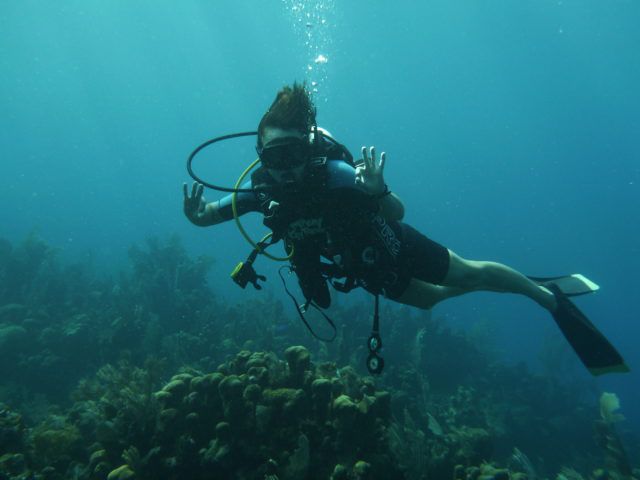 Author_Heidi_Siefkas_SCUBA_Diving_in_Roatan_Honduras