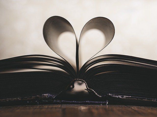 Book_Heart_Shape