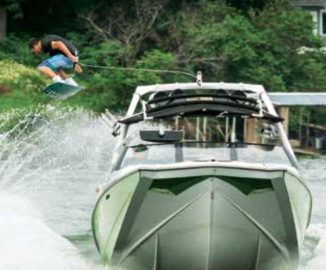 Wakeboarder_Lake_of_the_Ozarks