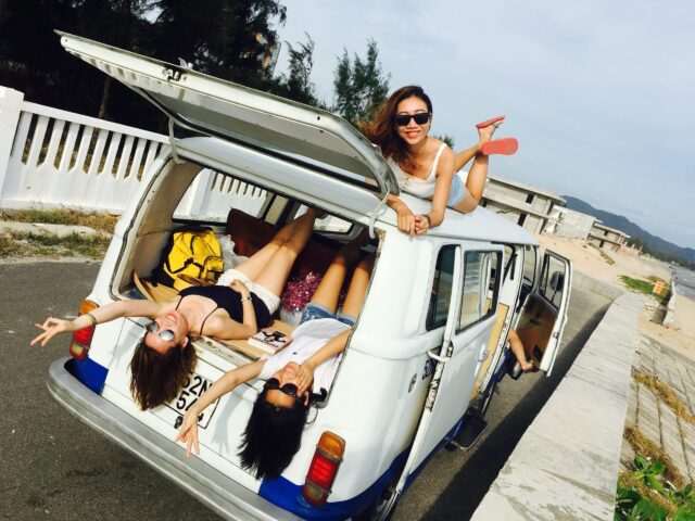 Road-trip-van-with-ladies