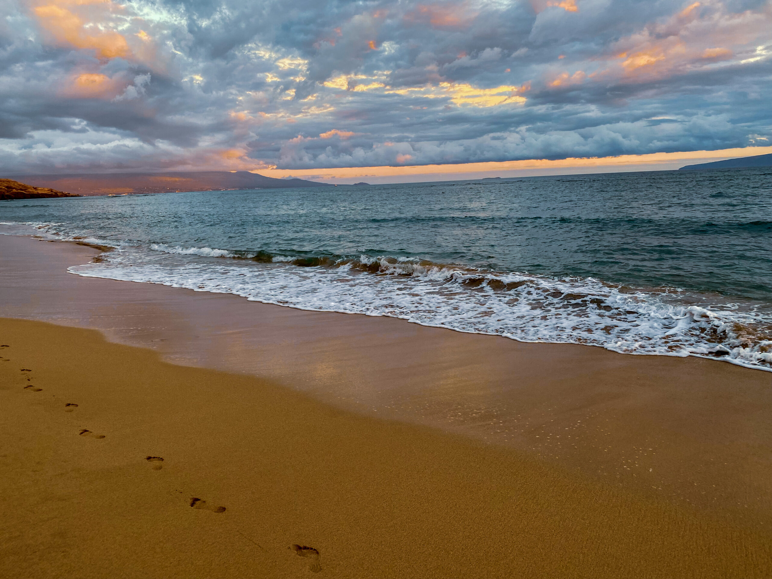 Sunset_Beach_Walk_Maui